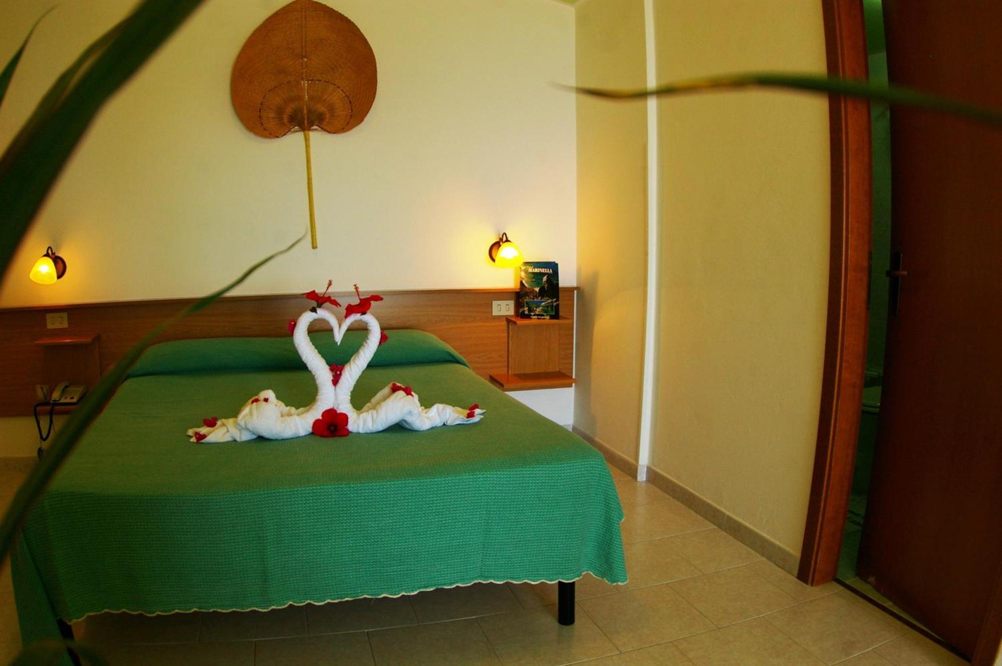 Hotel Marinella Capo Vaticano Buitenkant foto