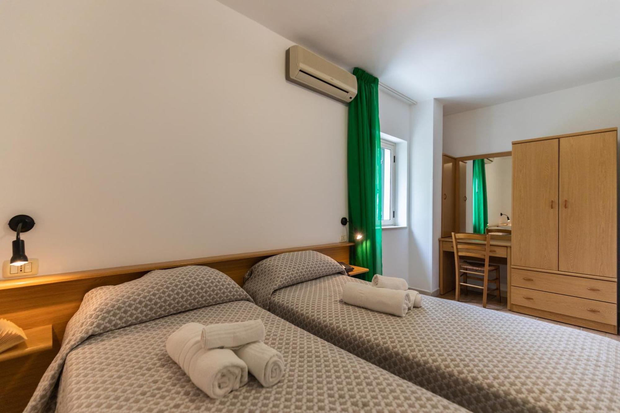 Hotel Marinella Capo Vaticano Buitenkant foto