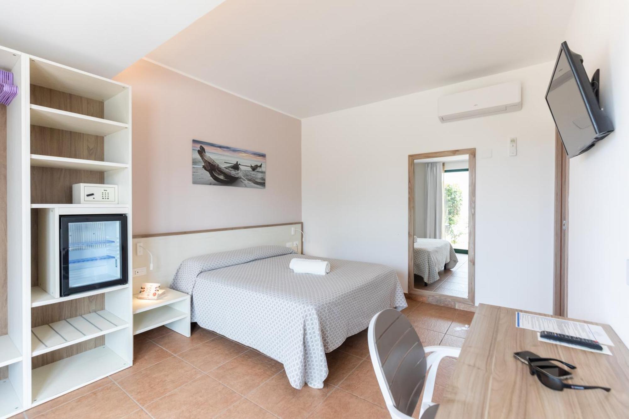 Hotel Marinella Capo Vaticano Buitenkant foto